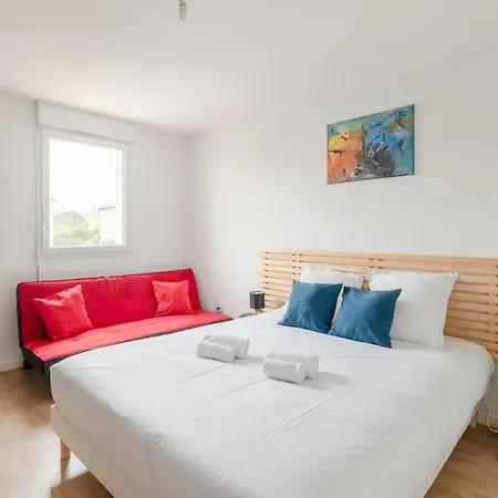 Дом отдыха Maison 8 Pers A 15min A Pied De La Avec Jardin *