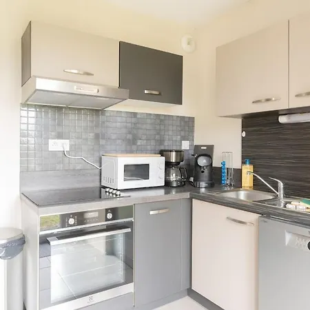Maison 8 Pers A 15min A Pied De La Avec Jardin * بورنيك