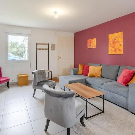 Maison 8 Pers A 15min A Pied De La Avec Jardin بورنيك