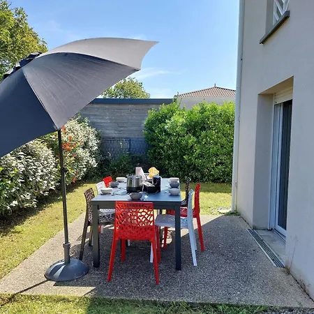 Maison 8 Pers A 15min A Pied De La Avec Jardin Tatil Evi *