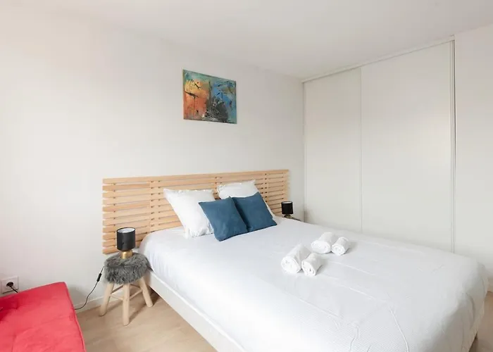 Maison 8 Pers A 15min A Pied De La Avec Jardin 別荘 *